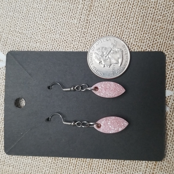 Resin earrings, pink with sprinkled silver. - Picture 3 of 3